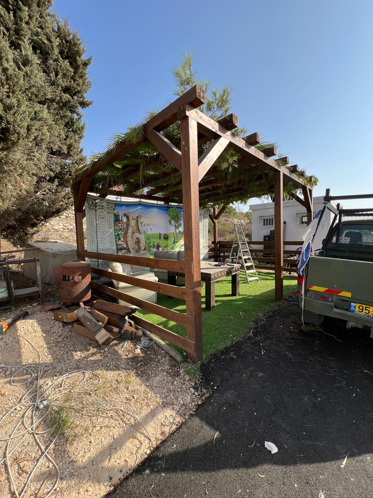 Finished gazebo and picnic table